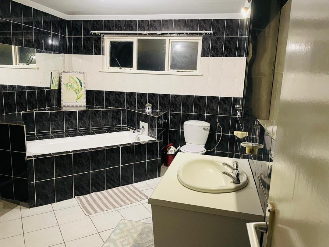 Coastwave Guest House Walvis Bay Exteriör bild